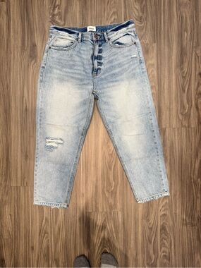 Elwood Light Wash Distressed Jeans